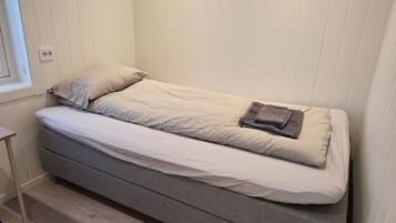 Skrivebord, wi-fi og sengetøy