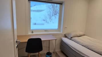 Skrivebord, wi-fi og sengetøy