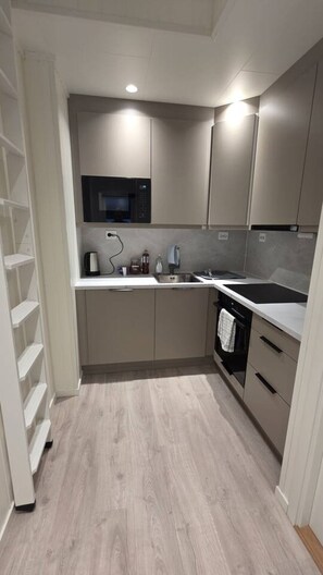 Private kitchen - Arctic Nine - Rom nr 1 - Sentralt på øya (Tromsø)