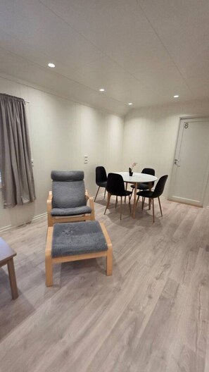 Dining - Arctic Nine - Rom nr 1 - Sentralt på øya (Tromsø)