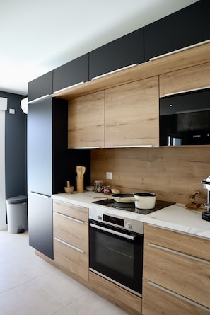 Fridge, microwave, oven, dishwasher - Villa 10 – pool – golf – nature – 6/8 people (Talmont-Saint-Hilaire)