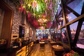 Dining - Bourdillon Hotel & Apartments Gwarimpa (Abuja)