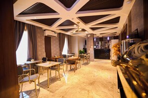 Dining - Bourdillon Hotel & Apartments Gwarimpa (Abuja)