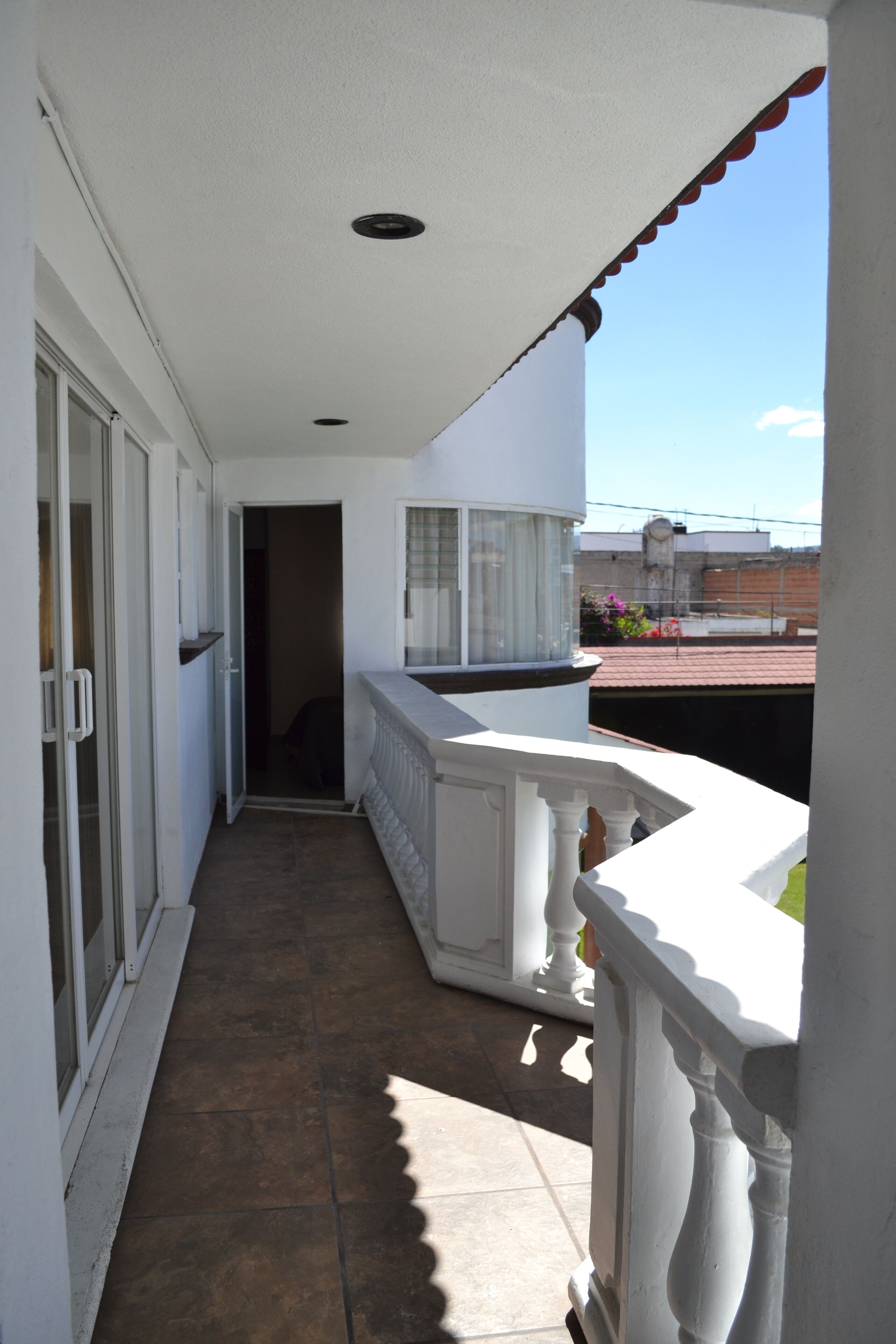 패밀리룸, 발코니, 정원 전망 | 저자극성 침구, 오리/거위털 이불, 방음 설비, 다리미/다리미판