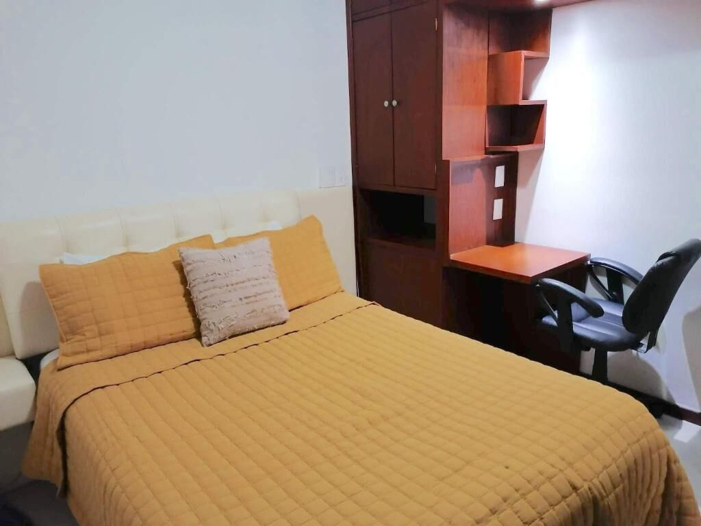 Quarto casal standard | Quartos à prova de som, ferros/tábuas de passar roupa, Wi-Fi de cortesia