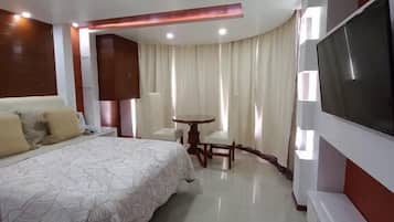 Deluxe Studio, Garden View | Soundproofing, iron/ironing board, free WiFi