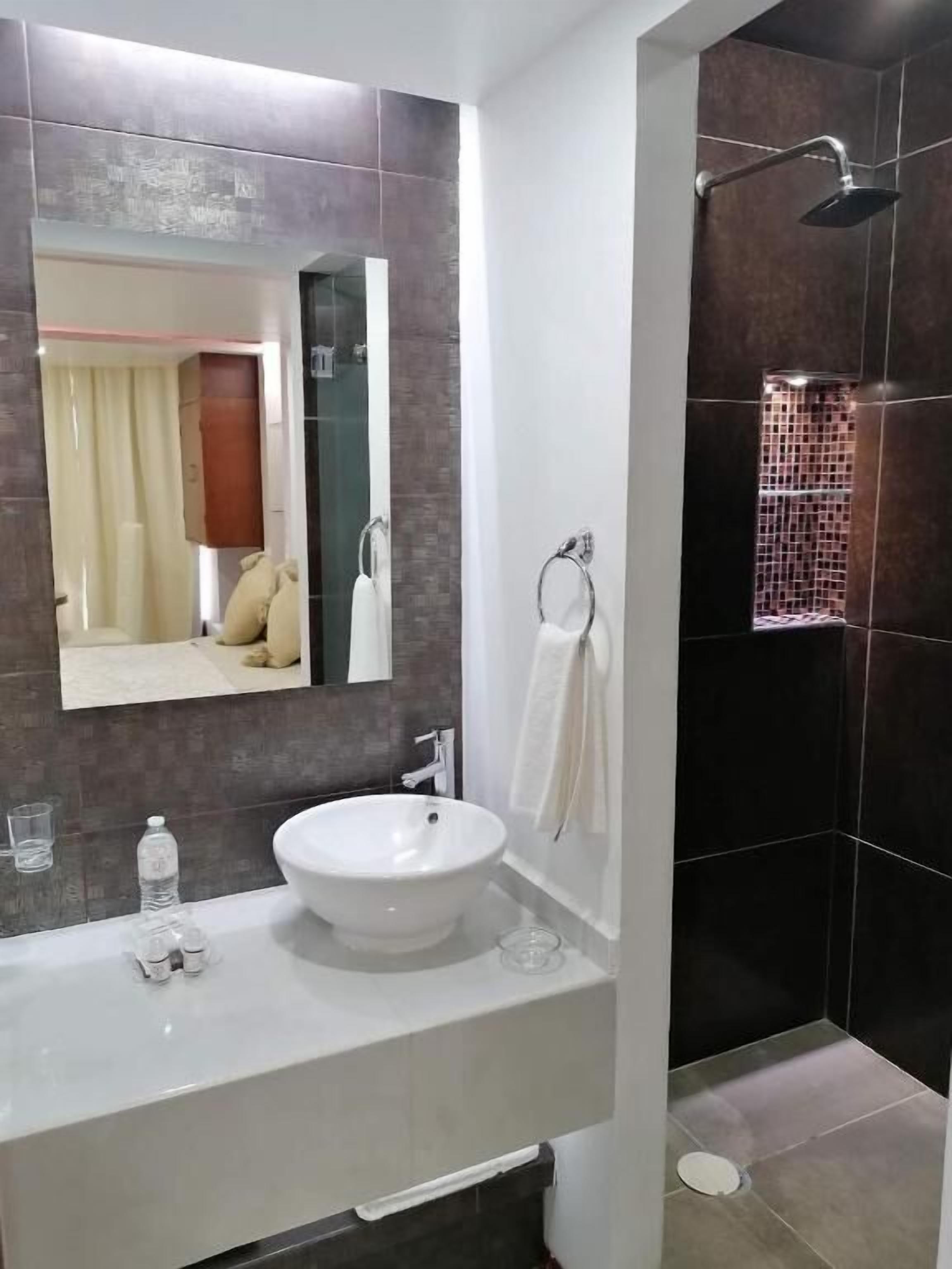 Deluxe-Studio, Gartenblick | Badezimmer