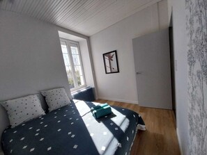 3 bedrooms, WiFi, bed sheets - Chez Lilian & Isa - Gîte 6 - 8 persons (Pouzauges)