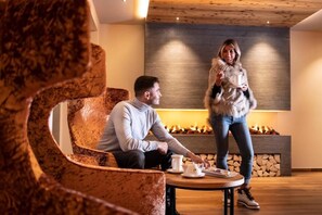 Interior - Ladinia Dolomites View (San Giovanni di Fassa)