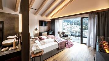 Minibar, in-room safe, blackout curtains, soundproofing