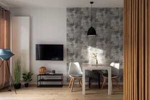 Deluxe Studio Suite, Air conditioning | Living area - Rakowicka Suite & Parking by Downtown Apartments (Kraków)