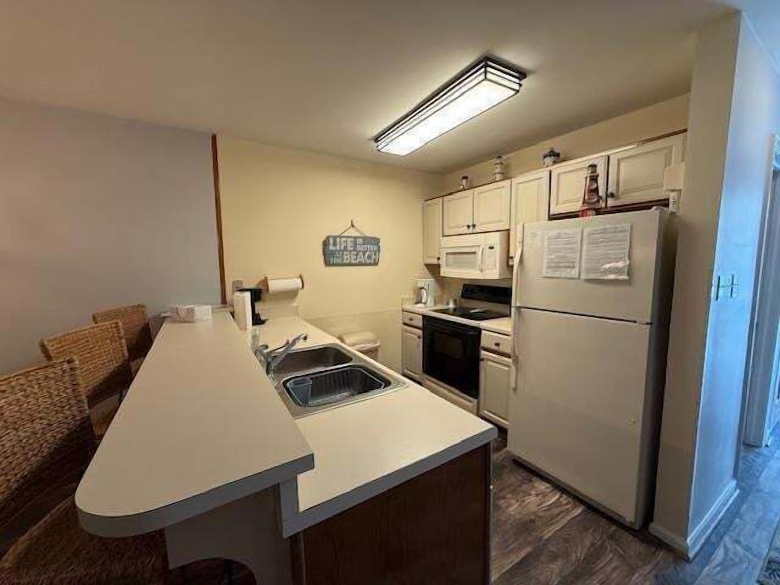 Coffee/tea maker, ice maker