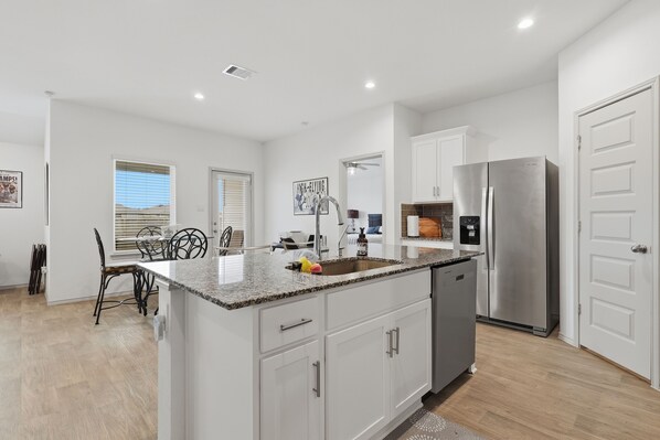 Fridge, microwave, oven, dishwasher - NEW! Sunset Creek Sanctuary - Spacious Family Home (Booth)