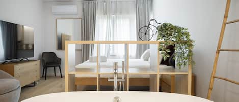 4 عدّة غرف نوم وملاءات أسرّة