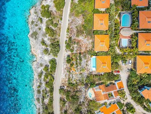 Exterior - Petite Oceanfront Retreat, 2 Bedrooms, Private Infinity Pool, Serene (Kralendijk)