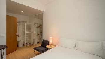 1 sovrum och sängkläder