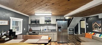 Montana Cabin Near Missoula Mountain Views + Wildlife
