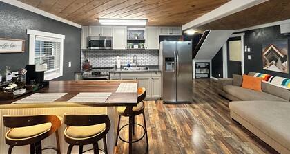 Montana Cabin Near Missoula Mountain Views + Wildlife