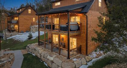 BRAND NEW! Tall Timbers Modern Cottage W/ Hot Tub, Walking to Pools & Courts!