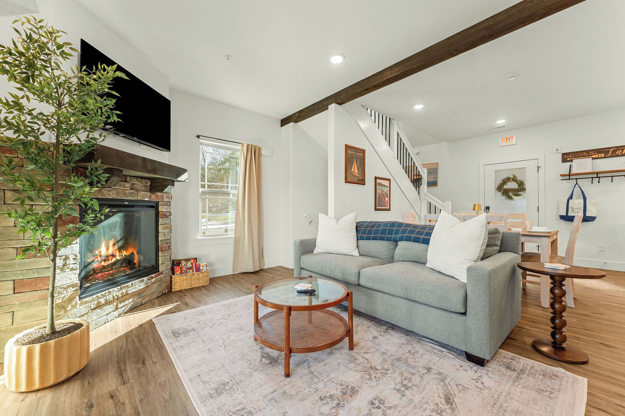Smart TV, fireplace, video games