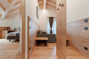 Iron/ironing board, WiFi, bed sheets - Apartment 'Alpen Blumen Stella Alpina' with Mountain View, Terrace and Wi-Fi (San Lorenzo Dorsino)