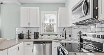 New 3BR Home Mins to DC and Metro – Entire Home, Sleeps 6, Free Parking & Wi-Fi