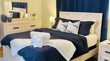 Planxa i posts de planxar, wifi i roba de llit