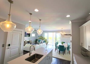 Interior - View, Heated Pool, walk to Beach, Outdoor Theater (Hilton Head Island)