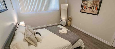 Iron/ironing board, travel cot, WiFi, bed sheets