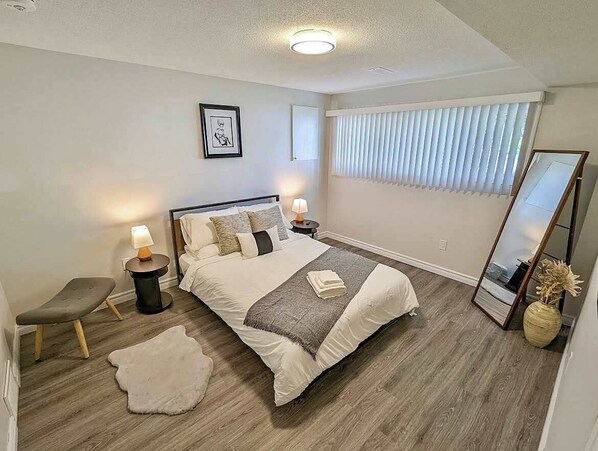 1 habitación, tabla de planchar con plancha, cuna de viaje y wifi 