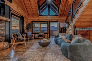 TV - *Spacious 5BD Lodge w/ VIEWS | Theater + Hot Tub* (Sevierville)