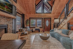 TV - *Spacious 5BD Lodge w/ VIEWS | Theater + Hot Tub* (Sevierville)