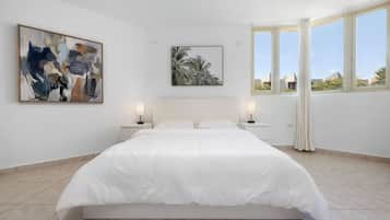 Luxury Apartment, Balcony | Free WiFi