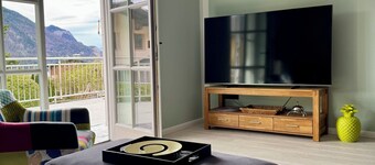 Boutique Apt with Mountain & Lake View Terrace