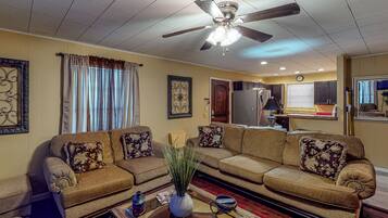 House (2 Bedrooms) | Bahagian dalam