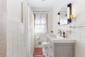 Interior - 2BR Centrally Located Duplex Near Shopping (Minneapolis)