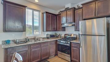 House (2 Bedrooms) | Interior