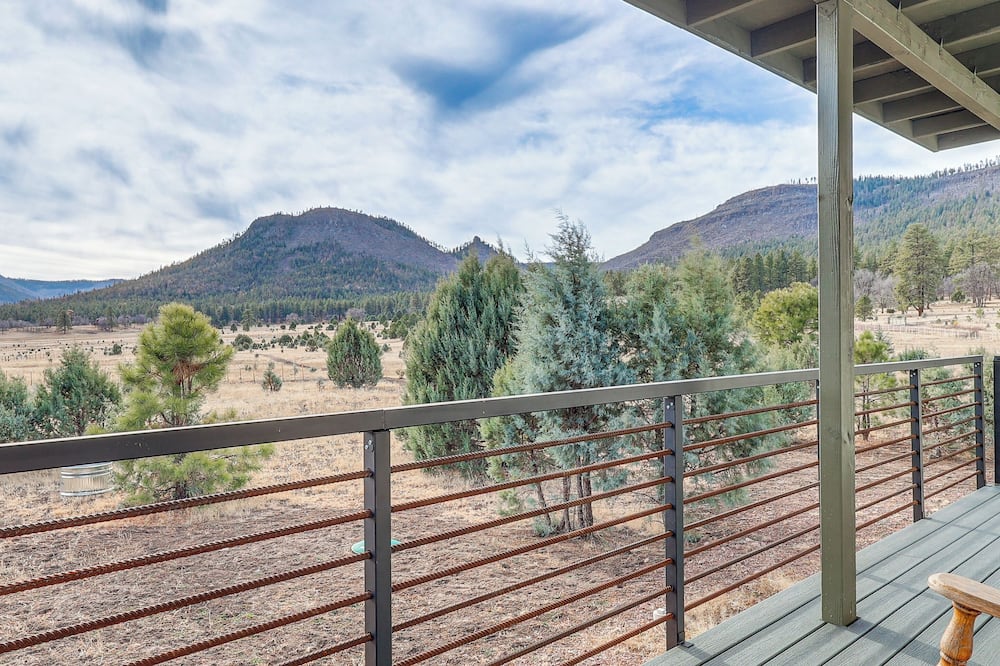 Mountain Views & Ponderosa Pines! Arizona Escape - Eagar, AZ