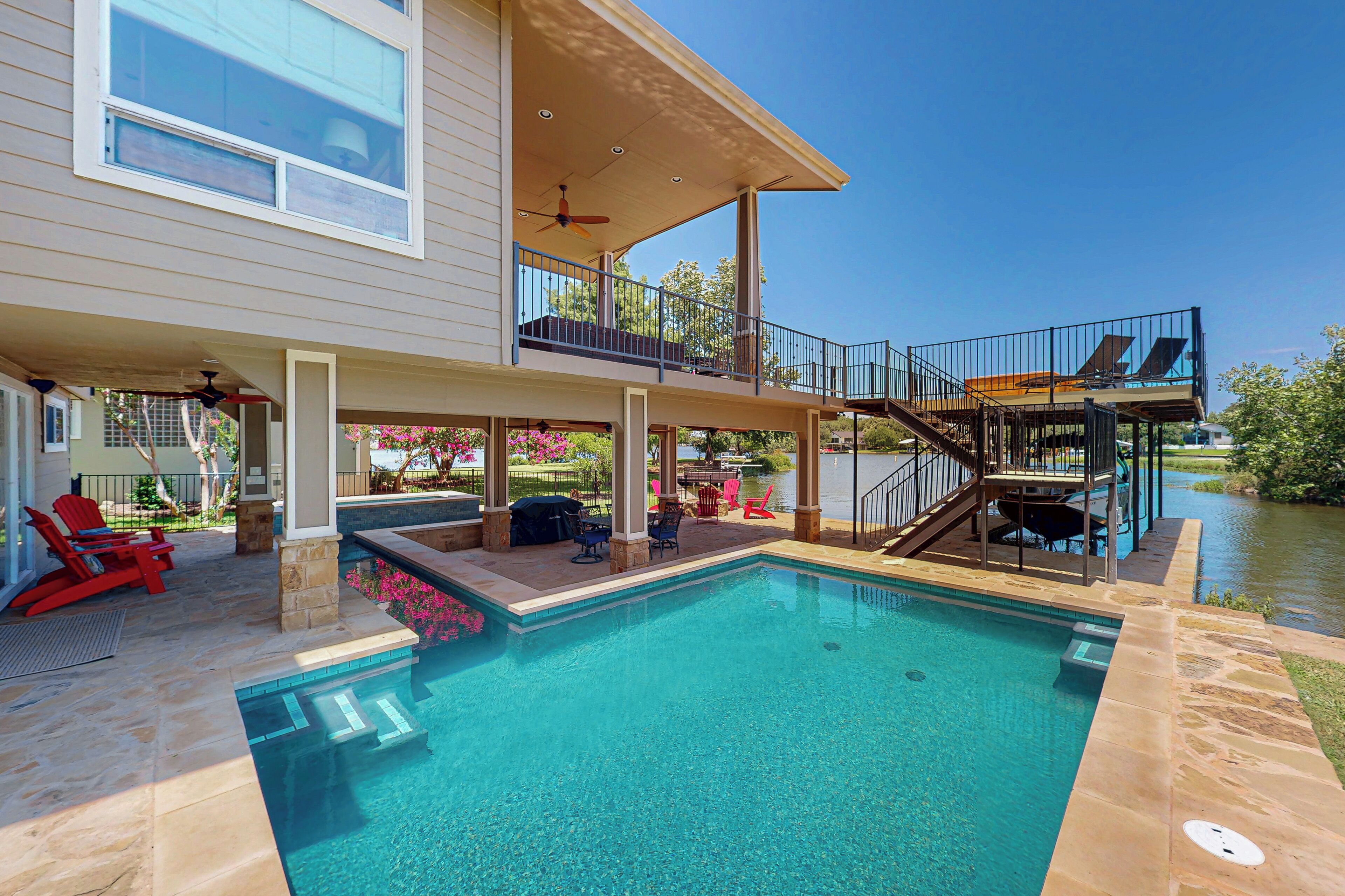 House (5 Bedrooms) | Front of property