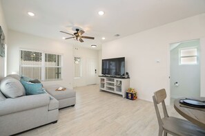 Interior - Private Townhouse: Close to Everything (San Antonio)