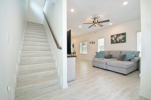 Interior - Private Townhouse: Close to Everything (San Antonio)