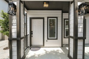 Interior - Private Townhouse: Close to Everything (San Antonio)