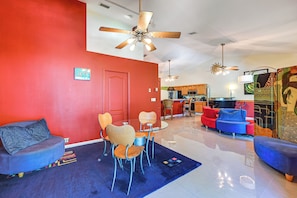 Interior - Tropical Vibes! Riverfront Bonita Springs Hideaway (Bonita Springs)