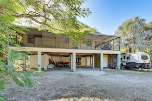 House (2 Bedrooms) | Interior - Tropical Vibes! Riverfront Bonita Springs Hideaway (Bonita Springs)