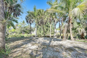 Interior - Tropical Vibes! Riverfront Bonita Springs Hideaway (Bonita Springs)