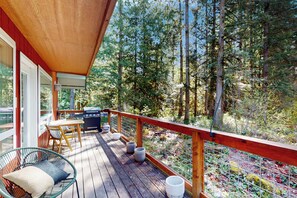 Interior - Dog-friendly 3 BR Cabin W & Decks & Bunk Room (Deming)