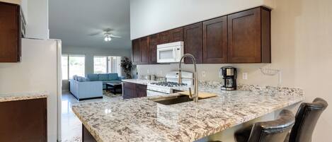 House (3 Bedrooms) | Interior