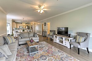 Interior - Myrtle Beach Resort Condo Near Golf & Ocean! (Myrtle Beach)