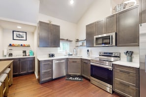 House (3 Bedrooms) | Interior - Beautiful Stucco House in North Hudson (Hudson)