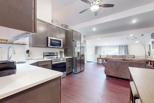 House (3 Bedrooms) | Interior - Beautiful Stucco House in North Hudson (Hudson)